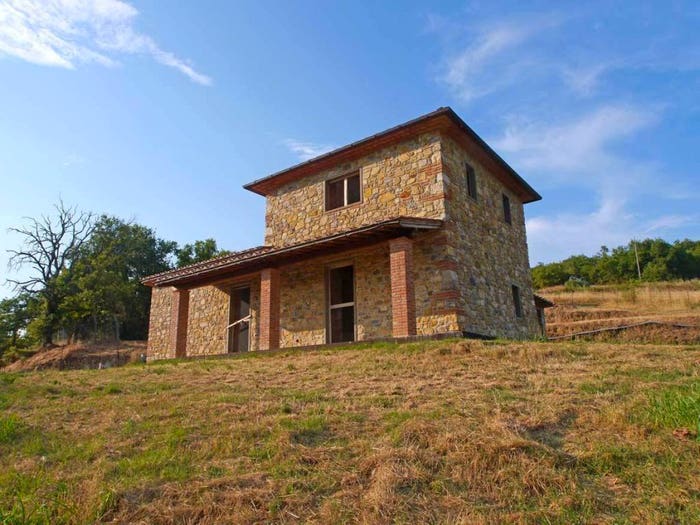 Casa con 5 locali in vendita in Bucine