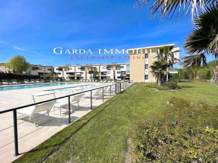 Appartamento trilocale in vendita in Viale Francesco Agello, Rivoltella, Desenzano del Garda