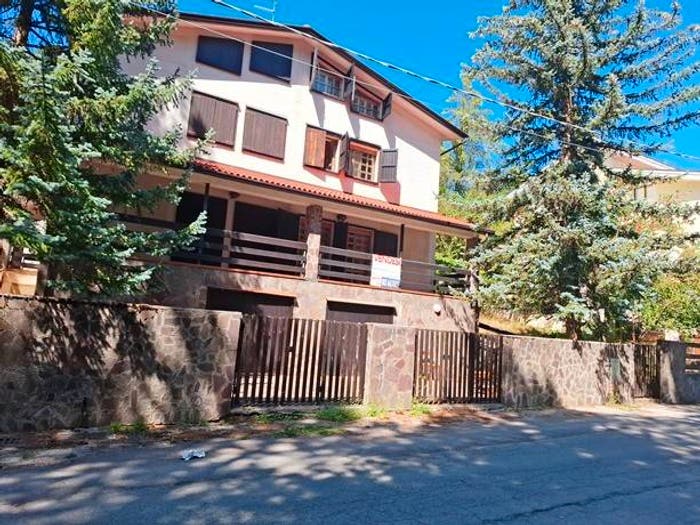 Casa con 6 locali in vendita in Campo di Giove