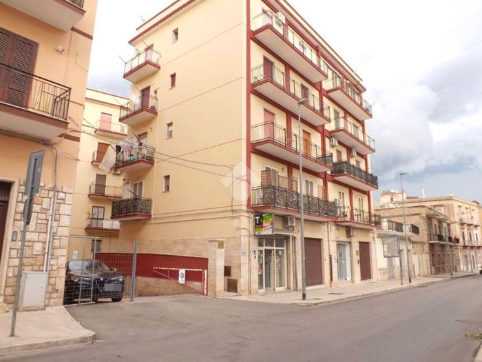 Appartamento trilocale in vendita in Via la Marina, Bisceglie