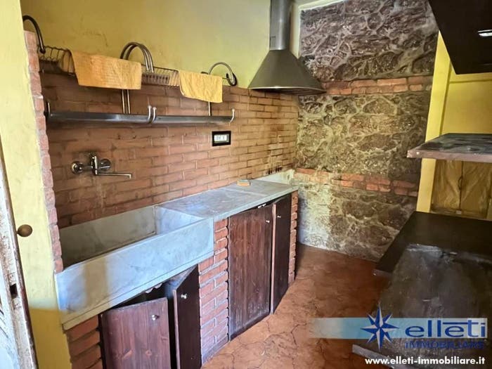 Appartamento con 5 locali in vendita in Centro, Massa
