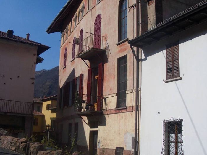 Appartamento trilocale in vendita in Via Arturo Taburri, Ganna, Valganna