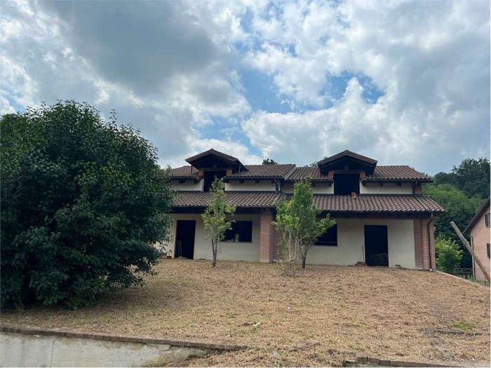 Casa con 6 locali in vendita in via Cortandone, Centro, Monale