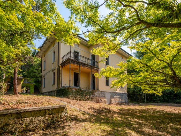Casa con 6 locali in vendita in Monterosso, Bergamo