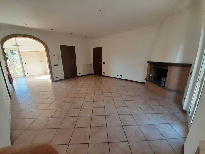 Appartamento con 5 locali in vendita in Via Settembre, Centro, Caprarola