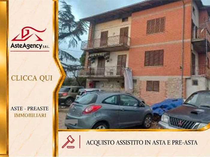 Appartamento con 6 locali in vendita in Via Fonte, Tuoro sul Trasimeno