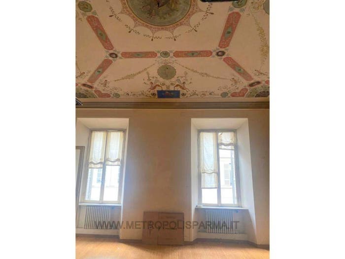 Appartamento con 5 locali in vendita in Strada Camillo Benso di Cavour, Centro Storico, Parma