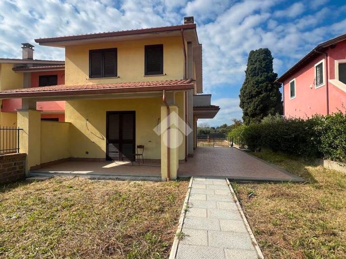 Casa trilocale in vendita in largo lARGO DEGLI OLEANDRI, Civita Castellana