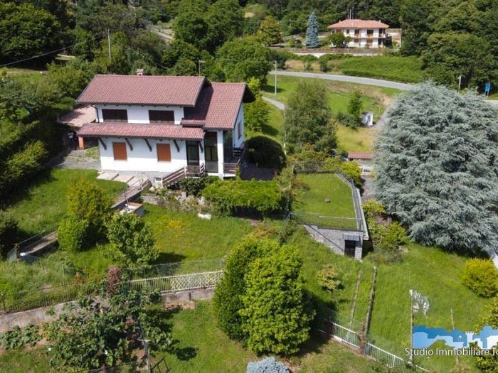 Casa con 6 locali in vendita in Val di Chy