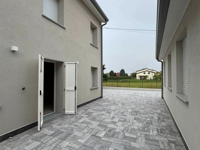 Casa con 6 locali in vendita in Centro, Guastalla