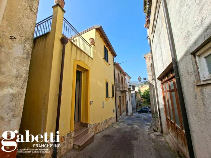Casa quadrilocale in vendita in via Milici, Centro, Montagnareale