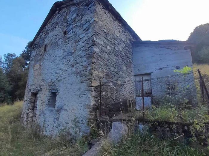 Casa bilocale in vendita in Centro, Livo
