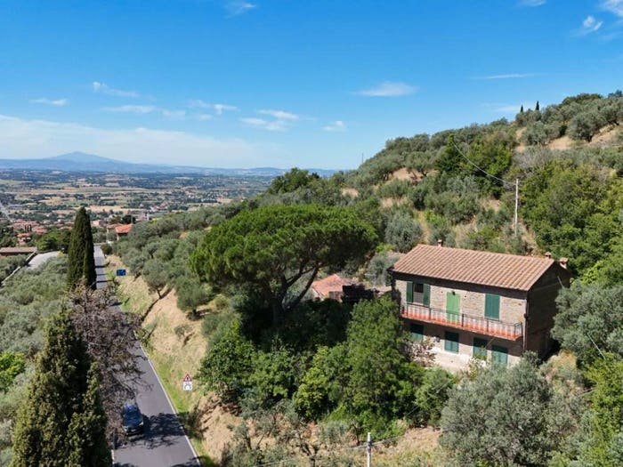 Casa con 5 locali in vendita in Case Sparse Calcinaio, Cortona