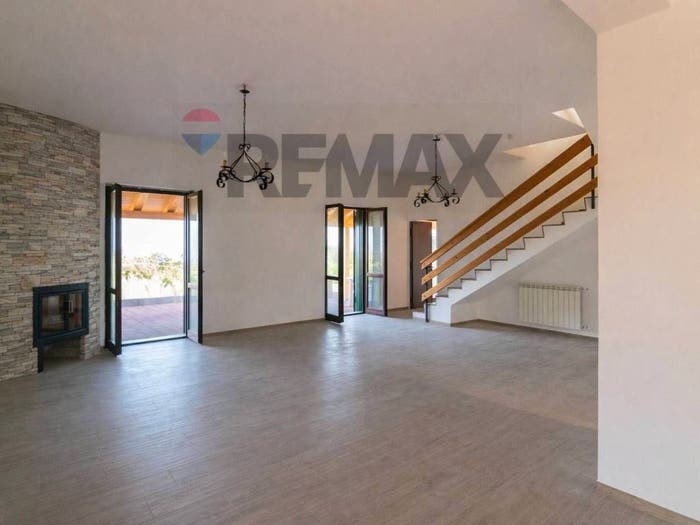 Casa con 6 locali in vendita in Via Salemi Pennisi, Aci Sant'Antonio