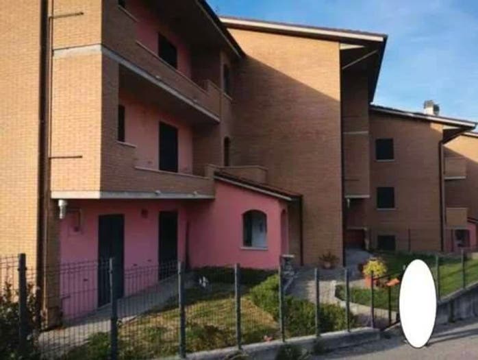 Appartamento con 6 locali in vendita in Via Rossini, Centro, Serra Sant'Abbondio
