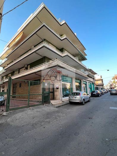 Appartamento con 6 locali in vendita in Via Giovanni Boccaccio, Paternò