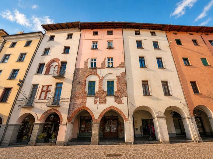 Appartamento con 6 locali in vendita in Piazza San Donato, Centro Storico, Pinerolo
