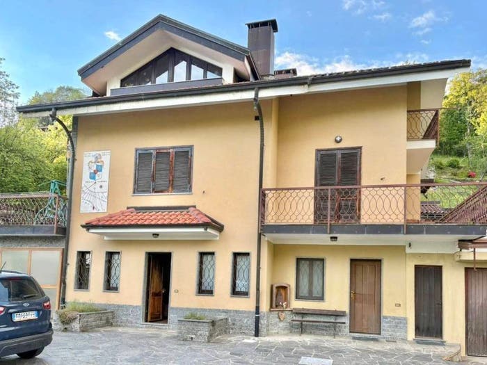 Casa con 6 locali in vendita in Morondo, Morondo, Varallo