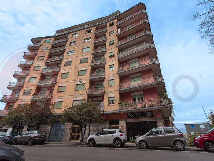 Appartamento con 6 locali in vendita in Viale America Latina, America Latina, Frosinone