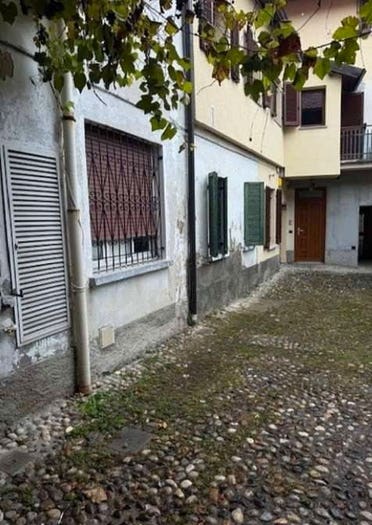 Appartamento quadrilocale in vendita in Via XXV Aprile, Paderno d'Adda