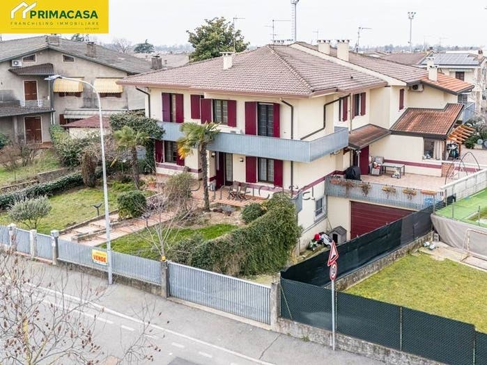 Casa con 6 locali in vendita in Via del Bersagliere, Centro, Albaredo d'Adige