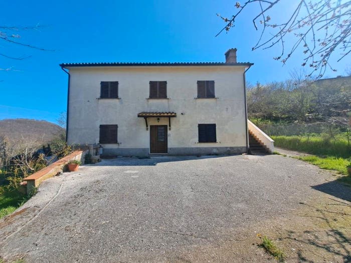 Casa con 6 locali in vendita in Località Casale, Carpello Scopoli Casenove Verchiano, Foligno