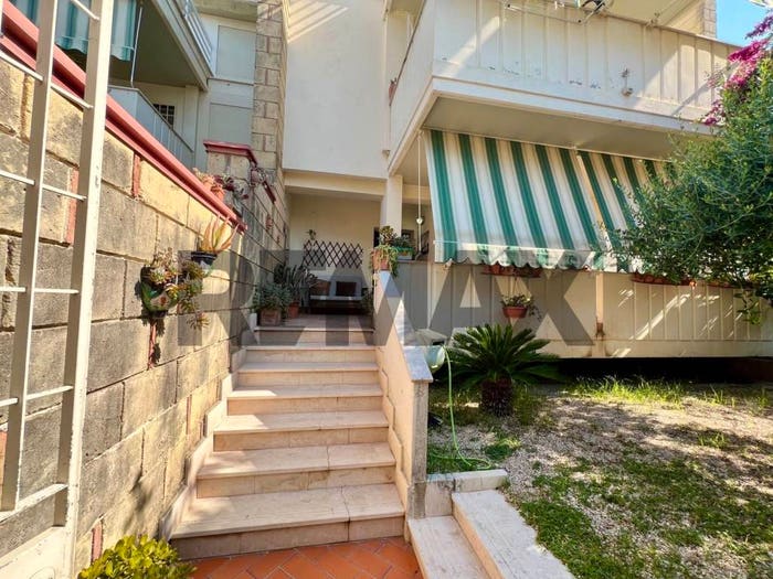 Casa con 6 locali in vendita in Puccianiello, Caserta