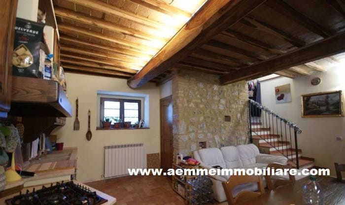 Casa trilocale in vendita in Casole d'Elsa