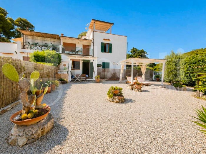 Appartamento trilocale in vendita in Capoliveri