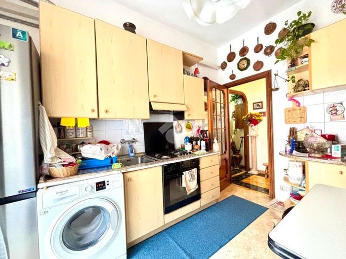 Appartamento trilocale in vendita in Via Salvo D'Acquisto, Molassana, Genova