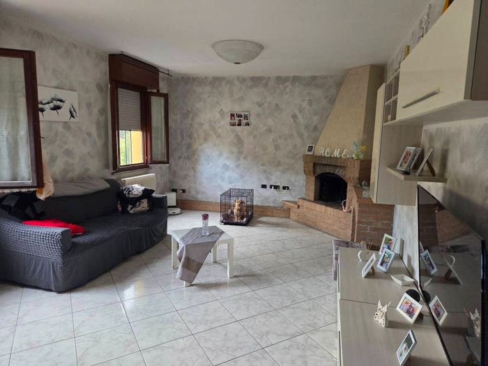 Appartamento trilocale in vendita in Via Andrea Mascagni, Centro, Castelnovo di Sotto