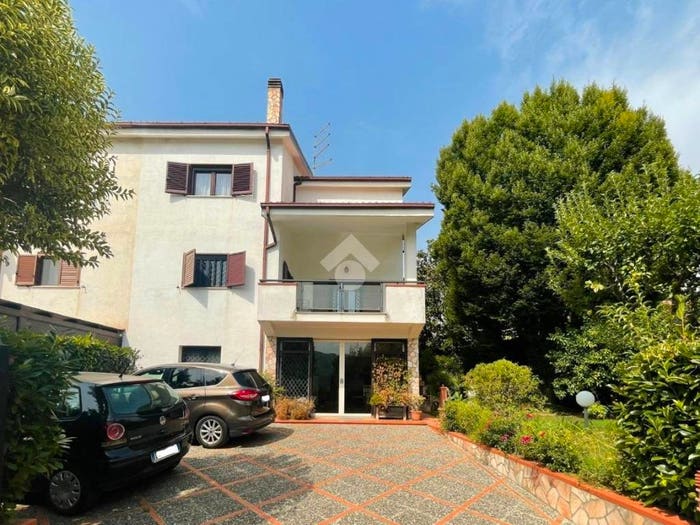 Casa con 6 locali in vendita in Via S Paolo, Tivolille Pasquali Merenzata, Mendicino