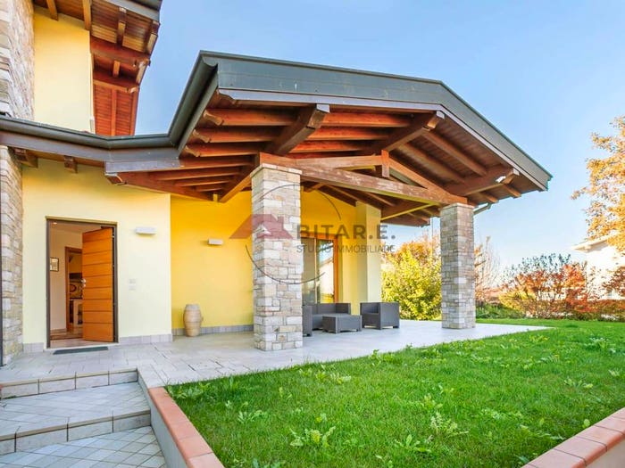 Casa quadrilocale in vendita in Via San Zeno, Brescia Due, Brescia