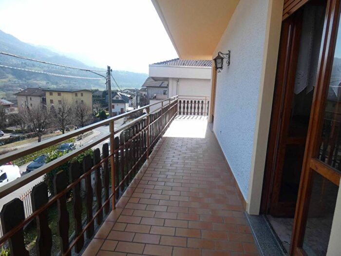 Appartamento quadrilocale in vendita in Via Novembre, Pasturo