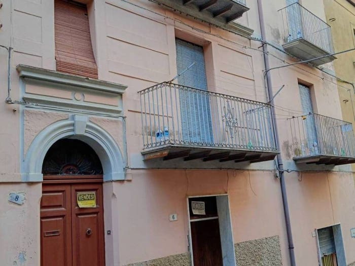 Casa con 6 locali in vendita in Via Oliva, Mirabella Imbaccari