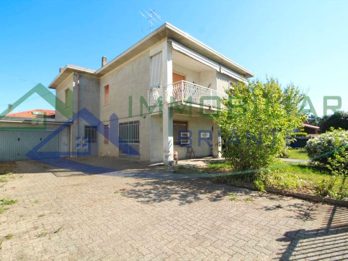 Casa trilocale in vendita in Via Vittorio Veneto, Besnate