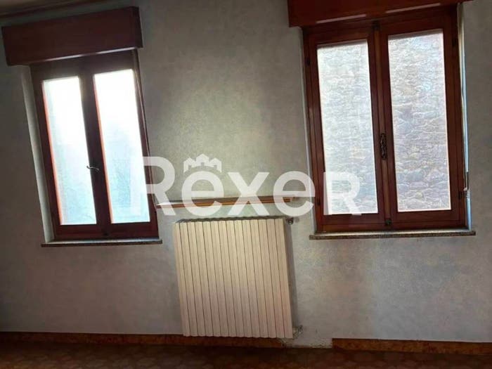 Casa con 6 locali in vendita in Piazza Costanzo Chiari, Centro, Brossasco