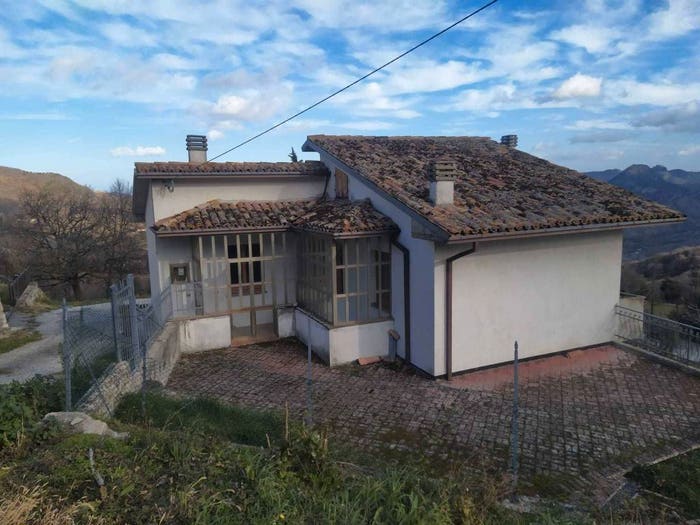 Casa con 6 locali in vendita in Via XXIV Maggio, Centro, Novafeltria