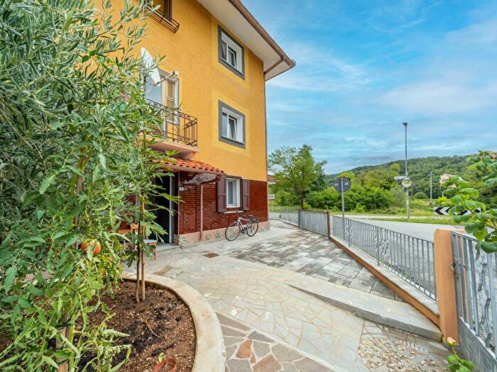 Appartamento quadrilocale in vendita in Frazione Di Ronchis, Centro, Torreano