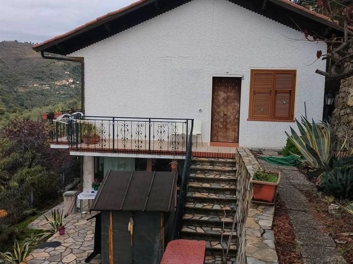 Casa quadrilocale in vendita in Seborga