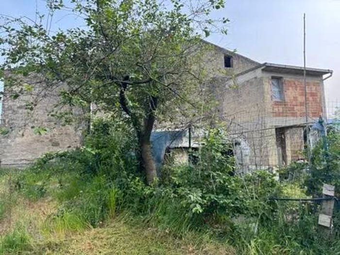 Appartamento con 5 locali in vendita in Via Croce, Carinola