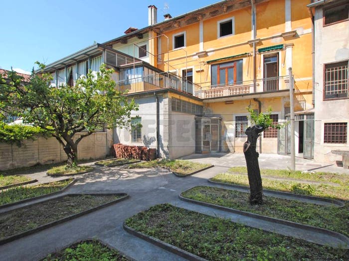 Casa con 6 locali in vendita in Via Foscola, Centro, Castelgomberto