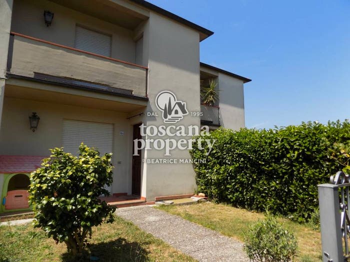 Casa con 6 locali in vendita in Viale Cesare Biondi, Centro, Barga