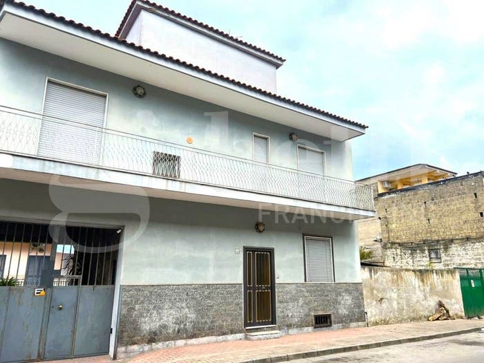 Casa con 5 locali in vendita in Via Capitano Pasquale Silvestro, Arzano