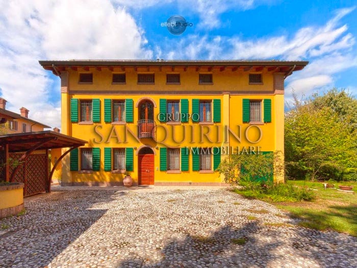 Casa con 6 locali in vendita in STRADA PROVINCIALE NORD, Centro, Novellara