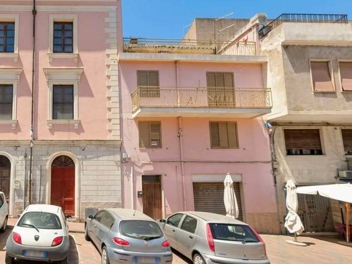 Casa con 6 locali in vendita in piazza Santa Maria, Bonorva