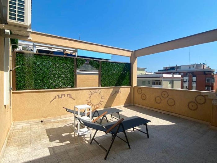 Casa trilocale in affitto in Piazza Enrico Millo, Ostia Levante, Roma