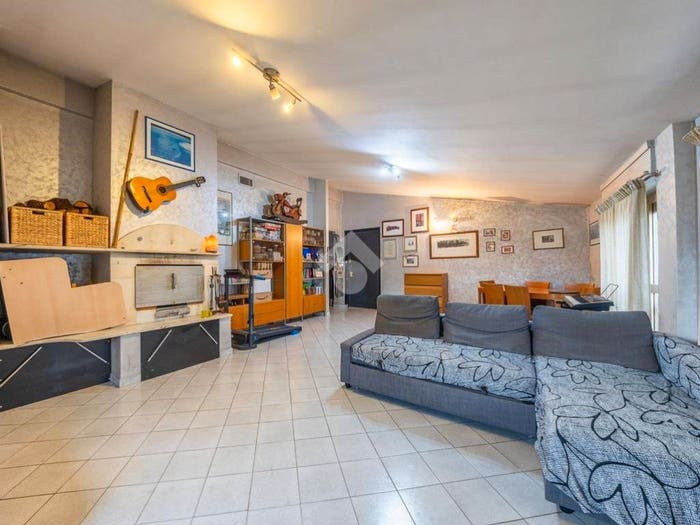 Appartamento quadrilocale in vendita in Via aliminusa, Rocca Cencia, Roma