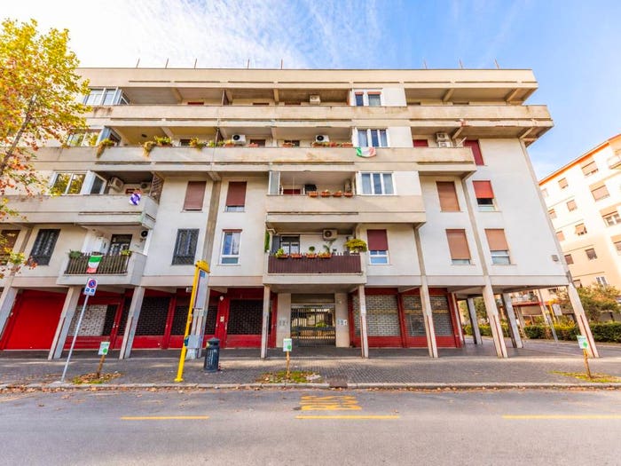 Appartamento quadrilocale in vendita in Piazza Vega, Ostia Levante, Roma