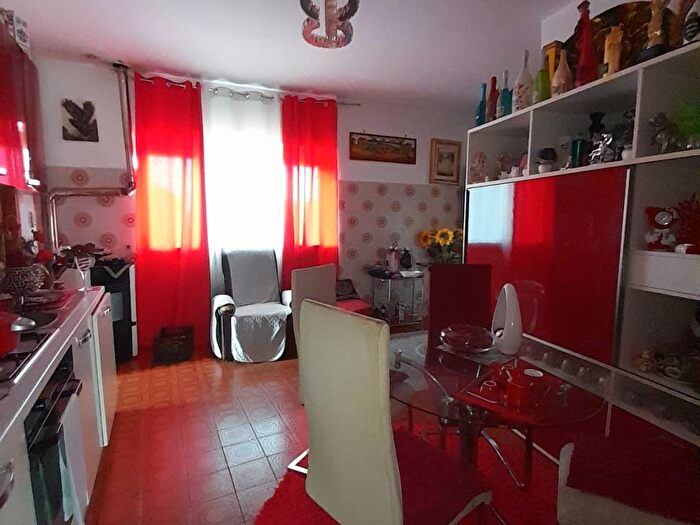 Appartamento trilocale in vendita in Via Settembre, Centro, Taurianova